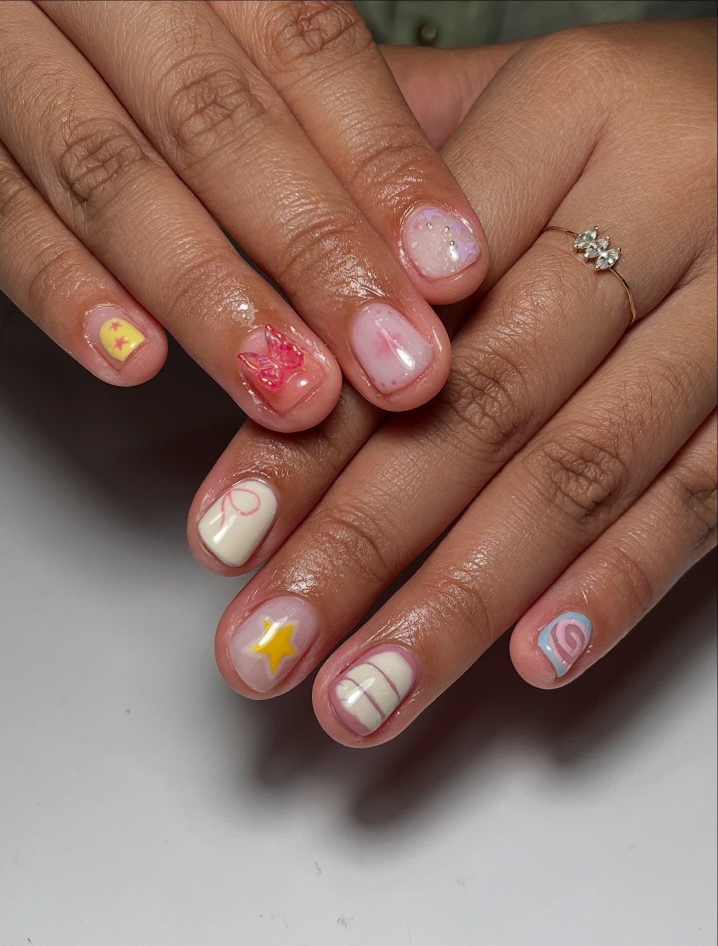 Pastel charm manicure